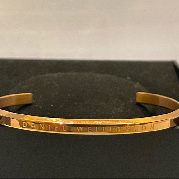 NEW Daniel Wellington Classic Bracelet Rose Gold Cuff M - Picture 4 of 11